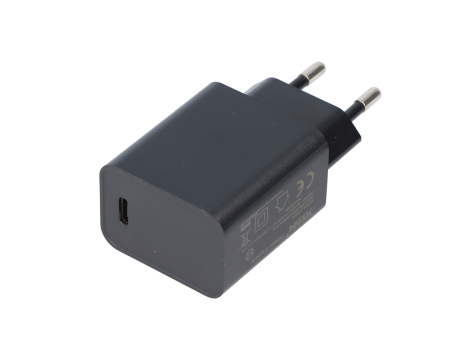 XTAR PD20W 5V/9V/12V USB-C 20W Charger.